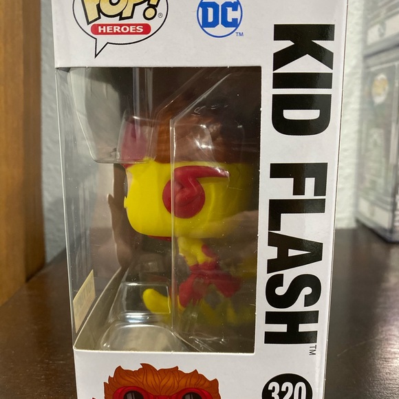 Funko kid flash hottopic exclusive - Picture 2 of 5